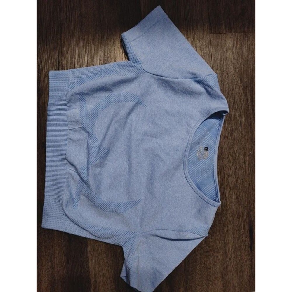 Periwinkle purple blue sports sport yoga gym crop top size M